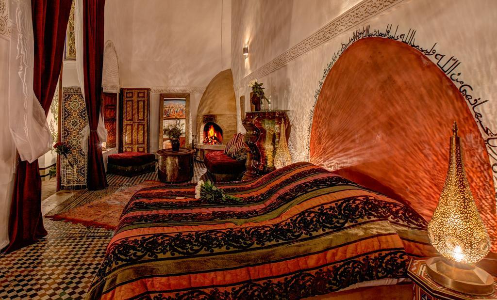 Riad Almaz Fès Rom bilde