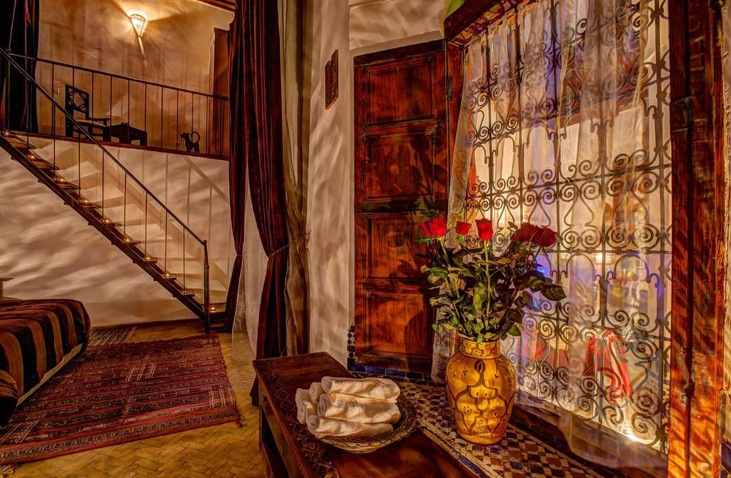 Riad Almaz Fès Rom bilde
